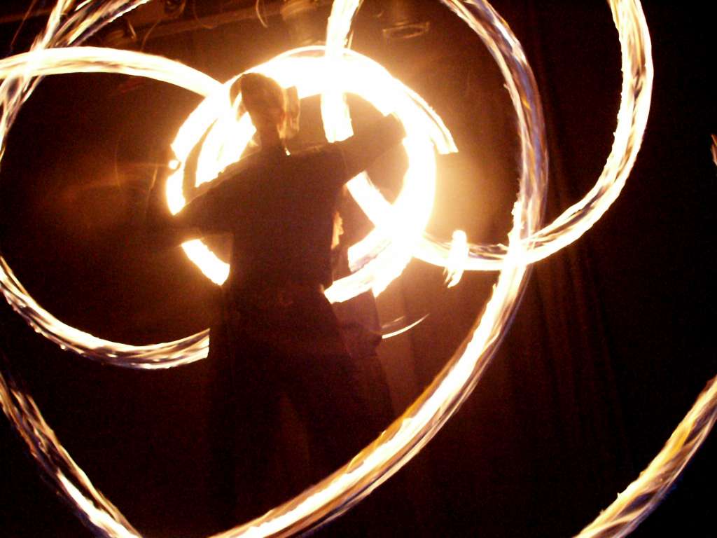 Baila fuego - Lichtshow und Feuershow- Siegen-Frankfurt-Köln-Ruhrgebiet
