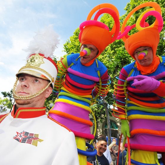 Theatrium_Wiesbaden_Wilhelmstrassenfest_Stelzentheater